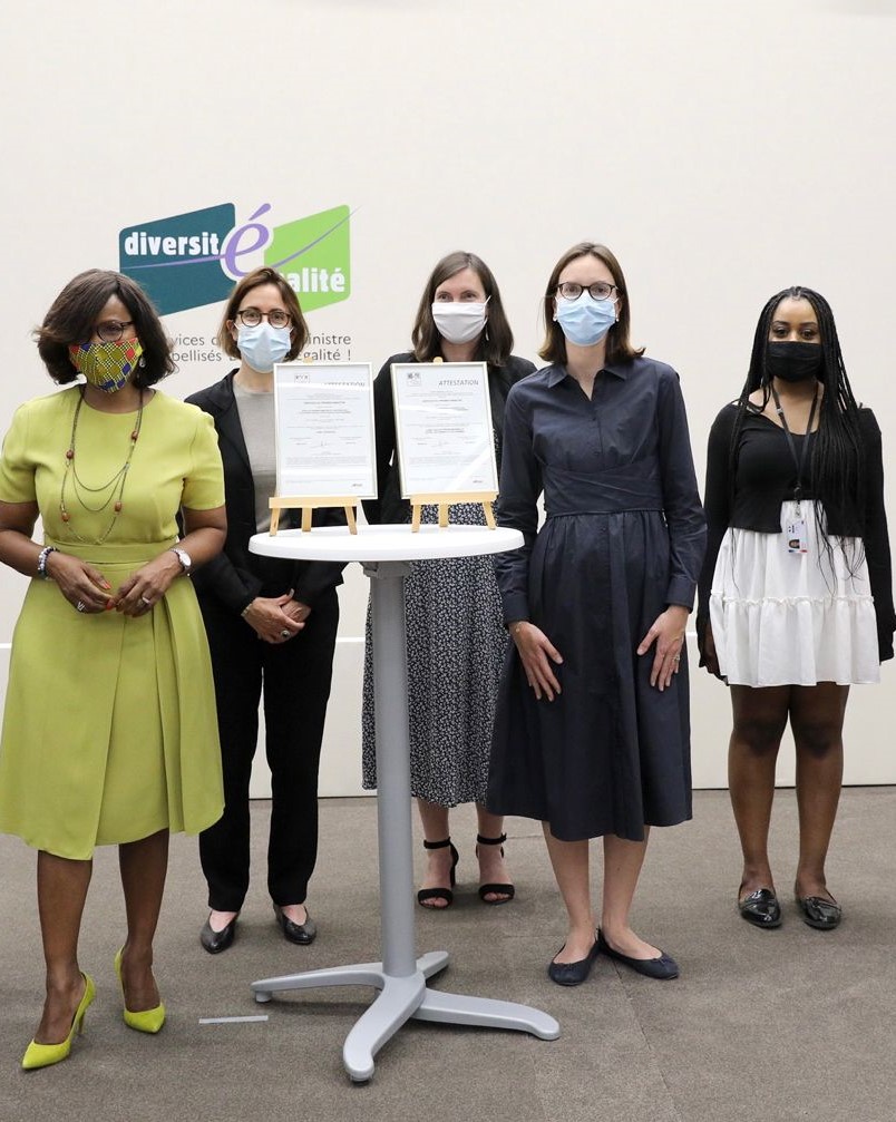 Remise du label Egalité-Diversité par Mme Moreno et Mme Landais